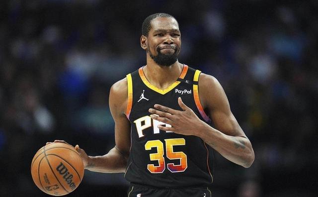 开云体育-杜兰特在热火比赛中表现优异，败北引发热议！