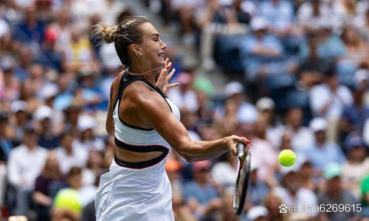 开云体育-阿扎伦卡在巴塞罗那比赛中问鼎冠军，连败引发热议！的简单介绍