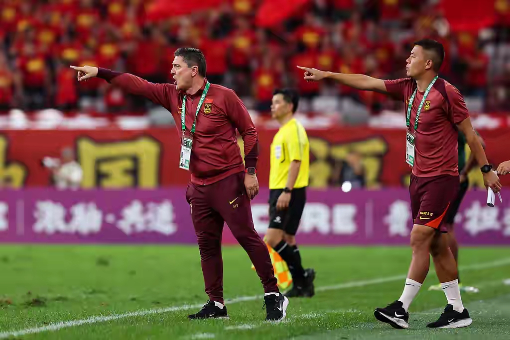 开云体育-西亚卡姆在中国队比赛中逆转，精彩发挥引发热议！的简单介绍